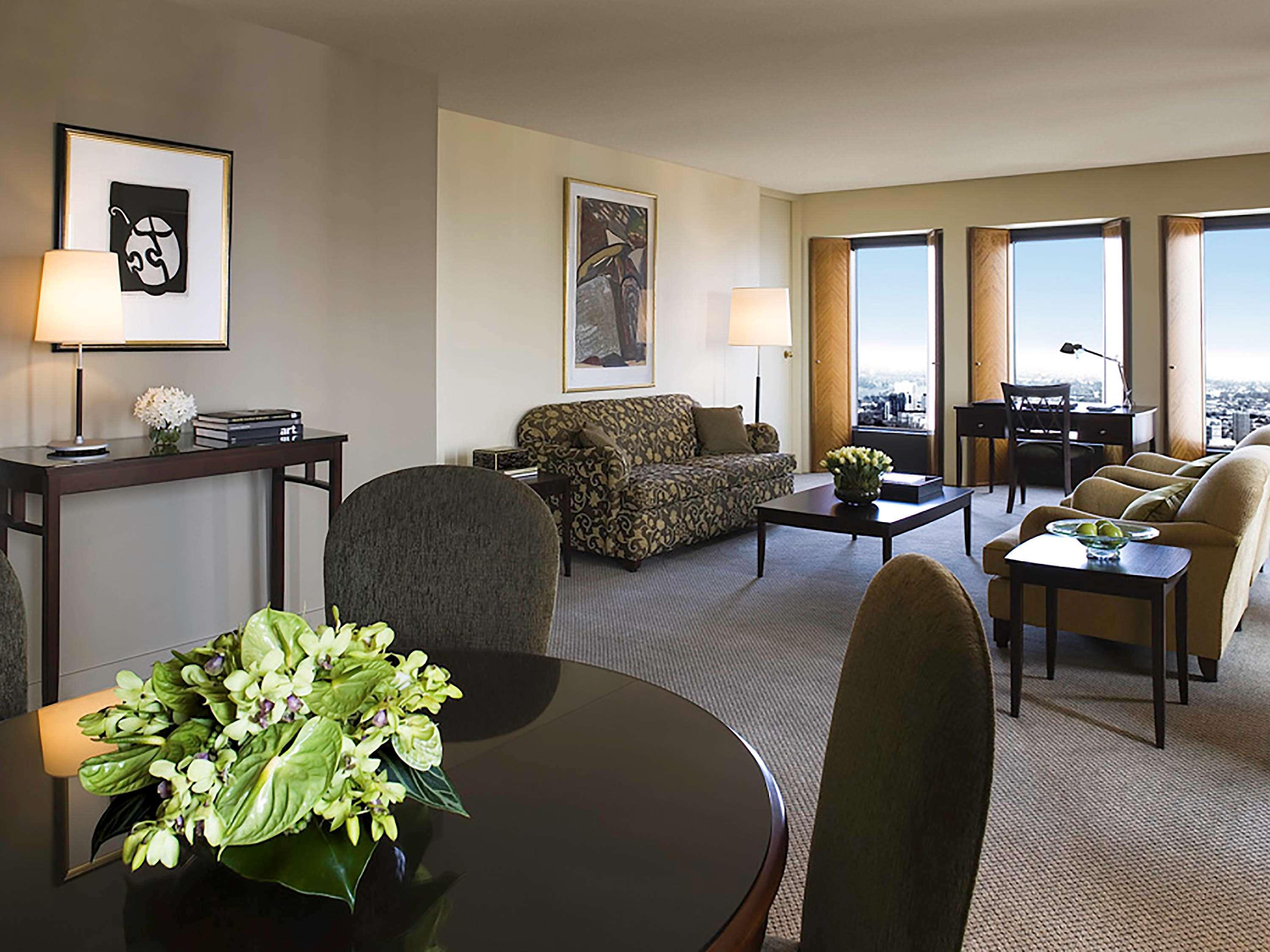 Sofitel Melbourne On Collins Hotel Eksteriør billede A living room at The Ritz-Carlton, San Francisco